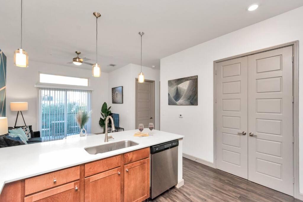 U4 Penthouse Downtown Houston Apartment Exterior photo